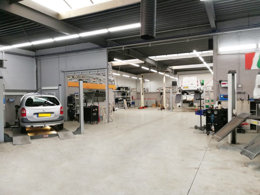 Betrouwbare autogarage voor onderhoud van bedrijfsauto's in Breda